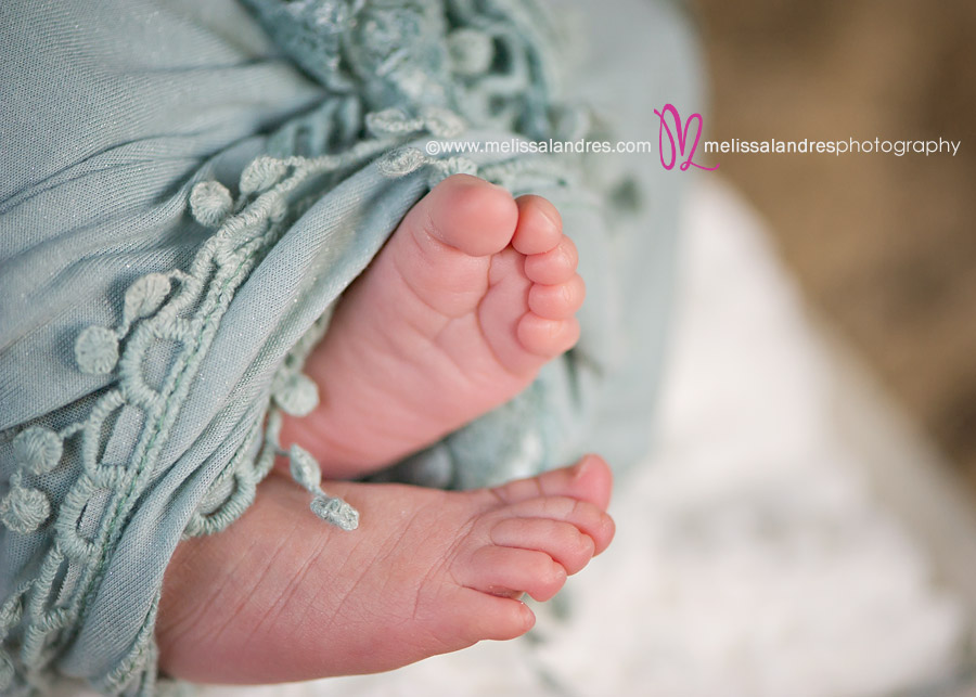 newborn baby feet and toes