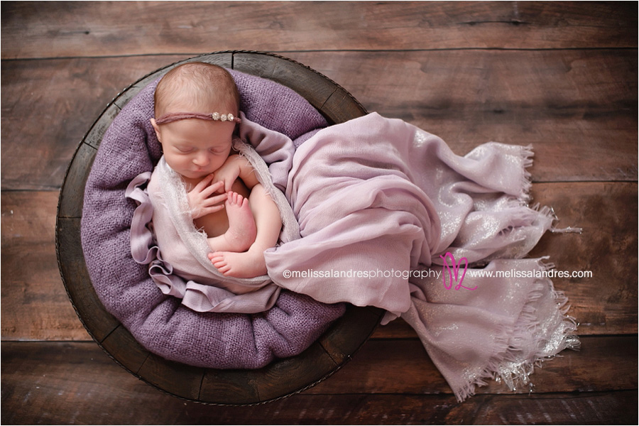 artistic professional Newborn-baby-photos-Indio-Melissa-Landres-photograpy