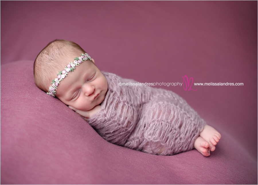 pink knit wrap and flower headband Newborn-baby-photos-Indio-Melissa-Landres-photograpy