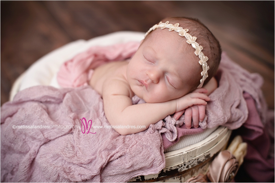 newborn props, vintage white bucket Newborn-baby-photos-Indio-Melissa-Landres-photograpy