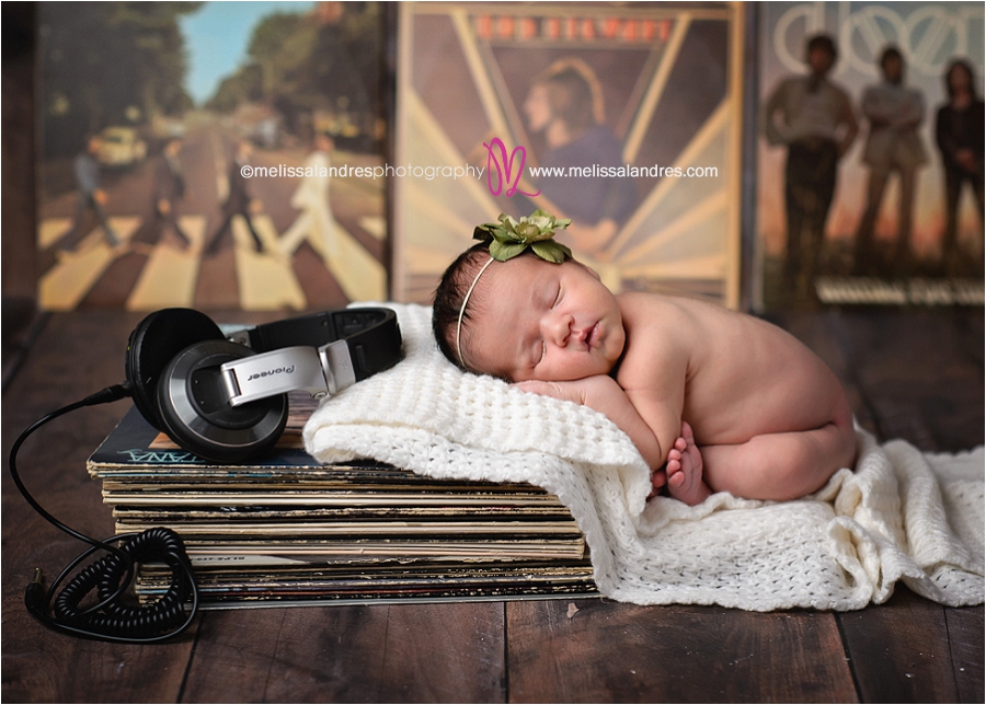 Vintage-records-baby-photography-Newborn-photographer-Melissa-Landres_0359